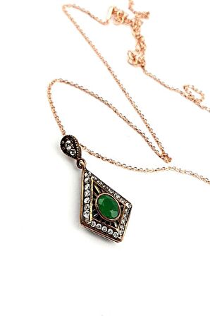 Kök zümrüt taşlı 925 ayar gümüş otantik kolye 