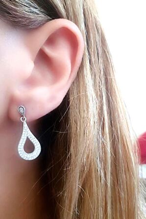 Pırlanta ışıltısında zirkon taşlı 925 ayar gümüş küpe