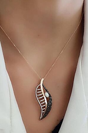 Granat ve zirkon taş detaylı 925 ayar gümüş rose yaprak kolye