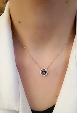 Oniks ve zirkon taşlı modern 925 ayar gümüş kolye