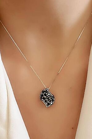 Oniks taşlı 925ayar gümüş modern kolyeOniks taşlı 925ayar gümüş modern kolye