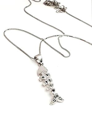 Oniks taşlı 925 ayar gümüş balık kıldığı kolye