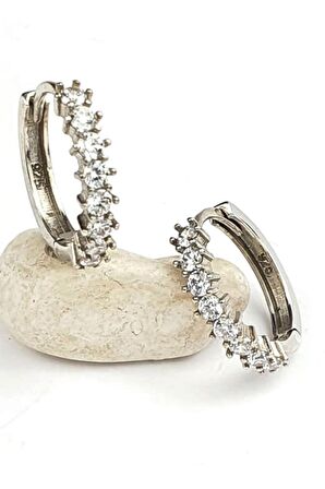 Pırlanta ışıltısında 7 sıra  zirkon taşlı 925 ayar gümüş halka küpe 