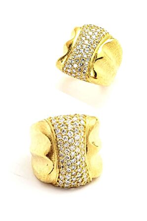 İtalyan tasarımı zirkon taş detaylı modern gümüş üzerine altın kaplama yüzük 