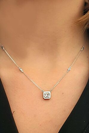 Zinciri Taş Detaylı 925ayar Gümüş Baget Taşlı Tek Taş Kolye