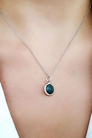 Kök Zümrüt Taşlı 925 ayar Gümüş Tasarım Kolye 