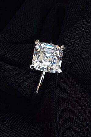 Sky Diamond Baget Tek Taş Yüzük