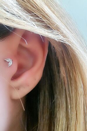 Pırlanta Parlaklığında Zirkon Taşlı 925ayar Gümüş  Tragus Kıkırdak Piercing 