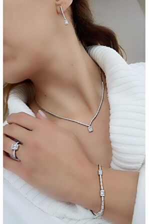 Pırlanta Parlaklığında Zirkon Taşlı baget 925ayar Gümüş Set Takım