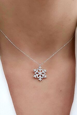 Pırlanta Parlaklığında Zirkon Taşlı tanesi figürlü 925 ayar gümüş Trend Kolye 