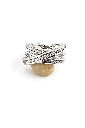 Pırlanta Parlaklığında Zirkon Taşlı 925ayar Gümüş İtalyan Tasarımı Atlamalı Yüzük