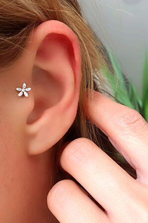 Zirkon Taş Detaylı 925ayar Gümüş Çiçek Figürlü Tragus Helix Kikirdak piercing 