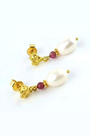 Kök yakut ve incili 925ayar gümüş üzerine altın kaplama tasarım küpe 