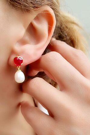 Kök yakut ve incili 925ayar gümüş üzerine altın kaplama tasarım küpe 