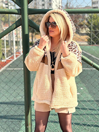Leopar Detay Garnili Kapüşonlu Peluş Mont CAMEL