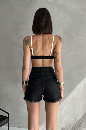 Yırtık Detaylı Denim Mini Şort