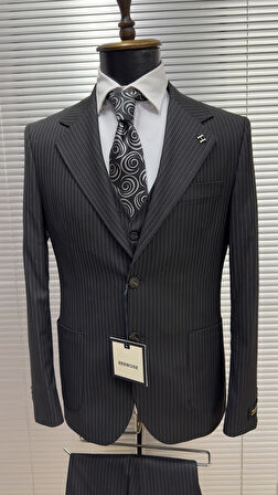 Yelekli Çizgili Takım Elbise – Modern Fit