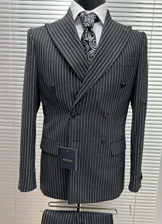 Modern Fit Kruvaze Çizgili Takım Elbise