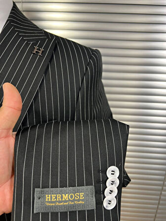 Modern Fit Siyah Çizgili Erkek Takım Elbise - Yelekli 3'lü Set