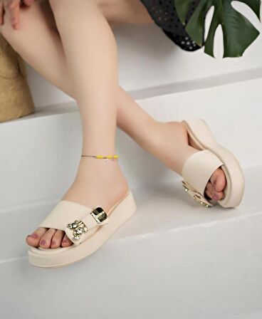 Kadın Gold Fiyonk Detay Terlik-Bej