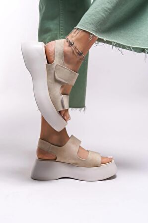 Dolgu Topuk Bantlı Kadın Sandalet Bej