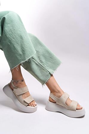 Dolgu Topuk Bantlı Kadın Sandalet Bej