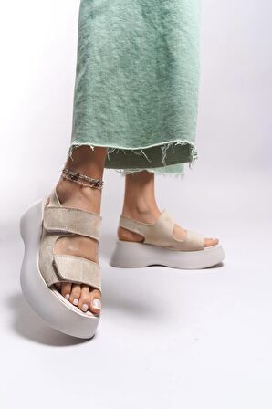 Dolgu Topuk Bantlı Kadın Sandalet Bej