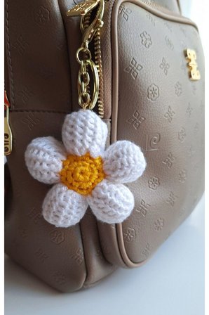 Hediyelik Papatya Örgü Anahtarlık - Çanta Süsü - 13 cm