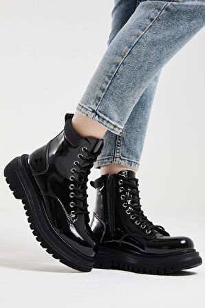 Kadın Fermuar Ve Bağcık Detaylı Kalın Taban Postal Siyah Kırışık Rugan