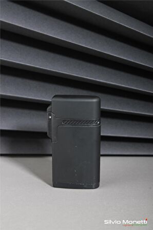 Siyah Kapaklı Özel Tasarım Gazlı Çakmak 24CSM913R01