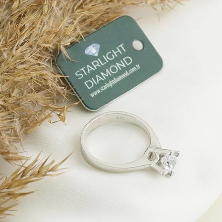 Round Kesim Çapraz Montür Starlight Diamond Tek Taş Gümüş Yüzük