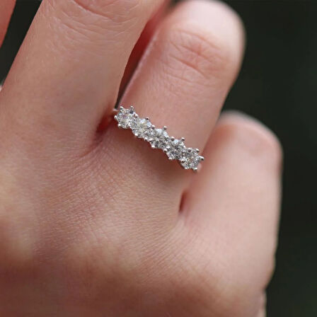 Taç Model 6 Tırnaklı Starlight Diamond 925 Ayar Gümüş Yüzük