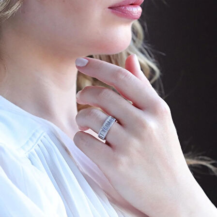 Starlight Diamond Baget Taşlı Yarımtur Gümüş Yüzük