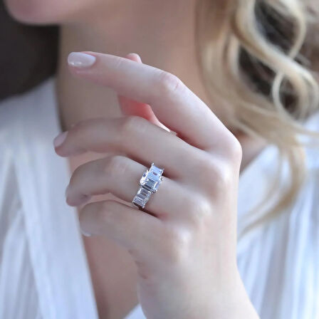 Starlight Diamond Baget Taşlı Gümüş Yüzük