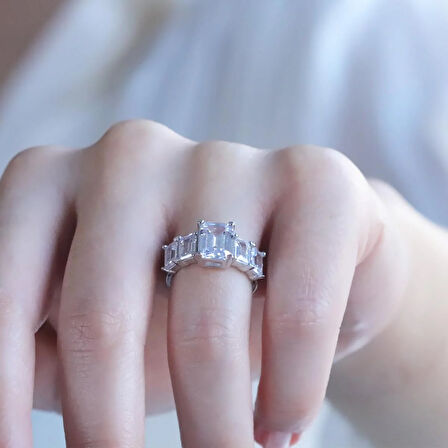 Starlight Diamond Baget Taşlı Gümüş Yüzük