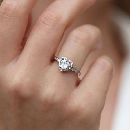 Kalp Pndr Model Zirkon Taşlı Gümüş Yüzük