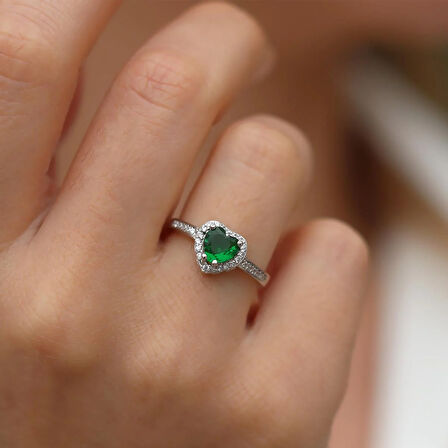 Kalp Pndr Model Yeşil Zirkon Taşlı Gümüş Yüzük