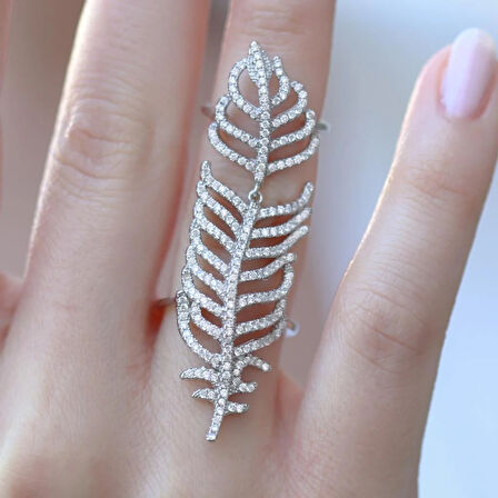 Yaprak Modeli Zirkon Taşlı Tasarım Yüzük