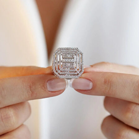 3 Boyutlu Baget Kesim Gümüş Yüzük