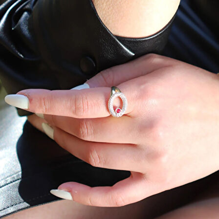 Elips Kırmızı Taşlı Gold Kaplama Gümüş Yüzük