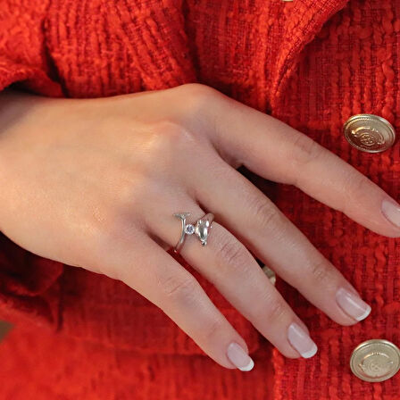 Taşlı Yunus Balığı Figürlü Şık Gümüş Yüzük