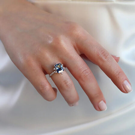 Tanzanit Taşlı Kare Lotus Çiçeği Gümüş Yüzük