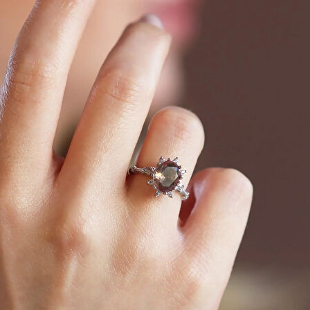 Zultanit Taşlı Elips Lotus Çiçeği Gümüş Yüzük