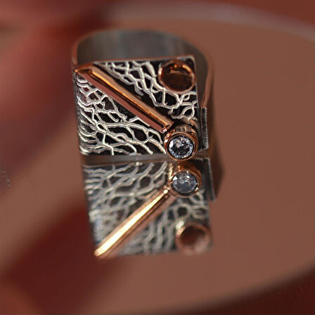 Kare El Işi Zirkon Taşlı Gümüş Yüzük