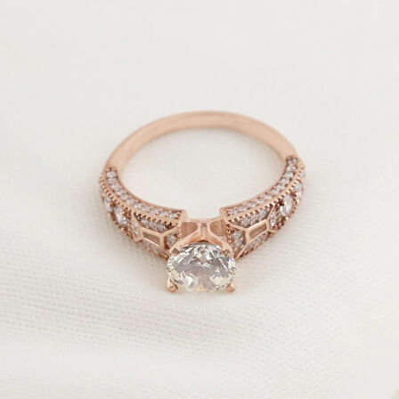 Round Kesim tasarım Rose Gold Kaplama Sky Diamond Yüzük