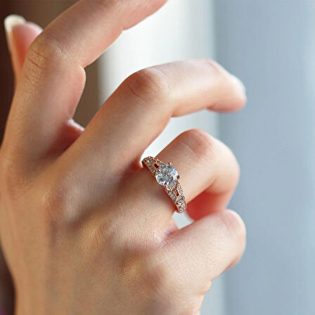 Round Kesim tasarım Rose Gold Kaplama Sky Diamond Yüzük
