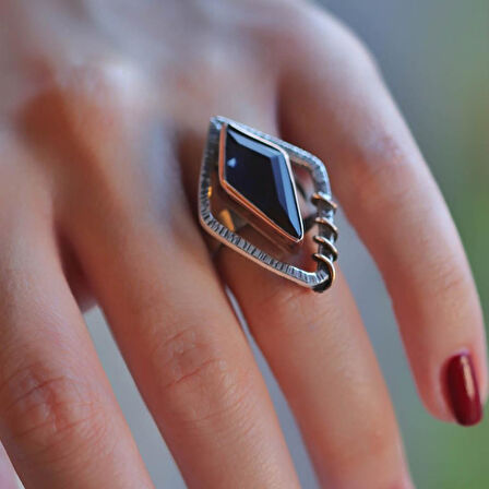 Safir Taşlı Gümüş Otantik Tasarım Yüzük