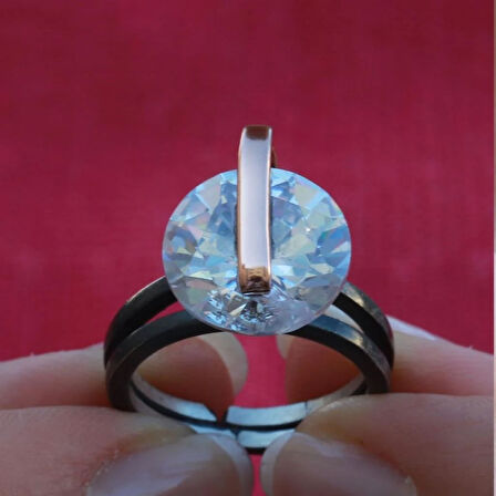 Zirkon Taşlı Yuvarlak Gold Çizgili Gümüş Yüzük