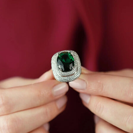 Zirkon Taş Çerçeveli Kök Zümrüt Taşlı  Gümüş Yüzük