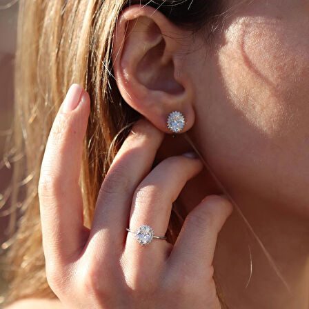 Etrafı Pırıltılı Taşlarla Çevrili Elips Montür Sky Diamond Gümüş Set